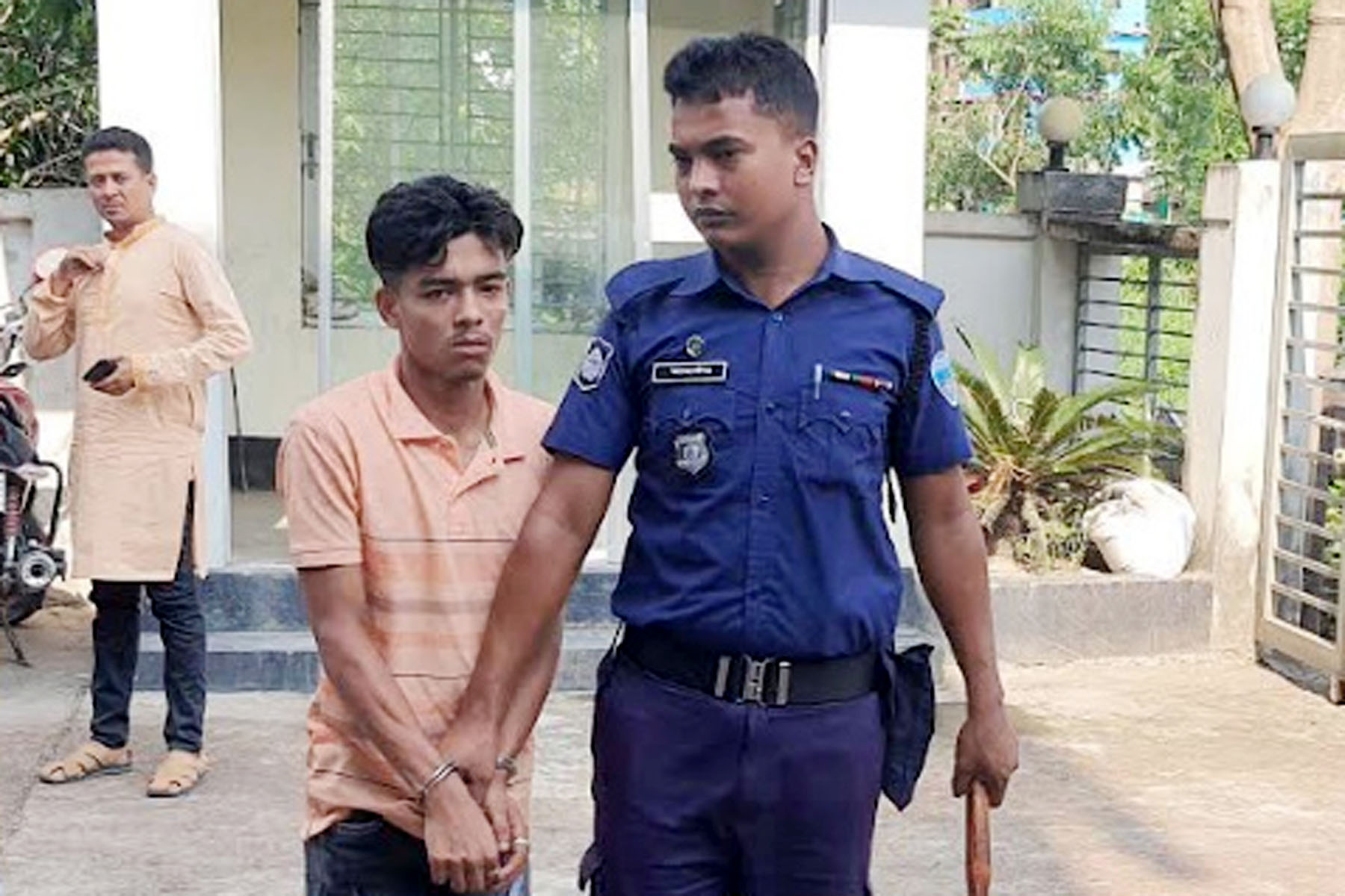 লক্ষ্মীপুরে নাতীকে বাঁচাতে গিয়ে বৃদ্ধ নানা নিহত! আটক ১