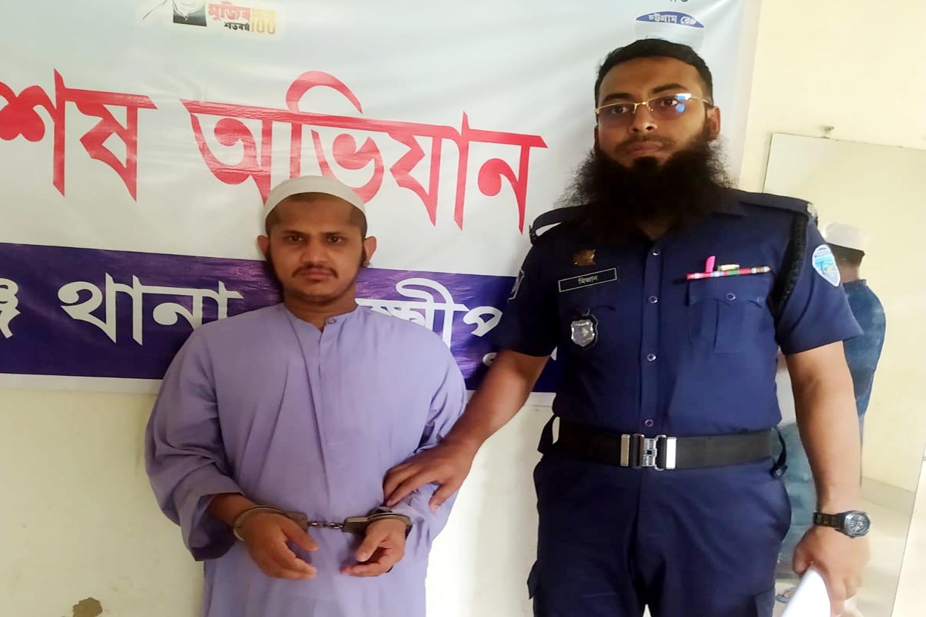 লক্ষ্মীপুরে ৩ শিক্ষার্থীকে বলাৎকারের দায়ে  মাদ্রাসা শিক্ষক গ্রেপ্তার